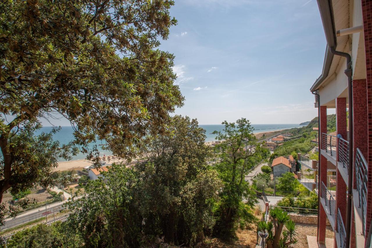 Abruzzodamare Amazing Apartments With Romantic Sea View フランカヴィッラ・アル・マーレ エクステリア 写真