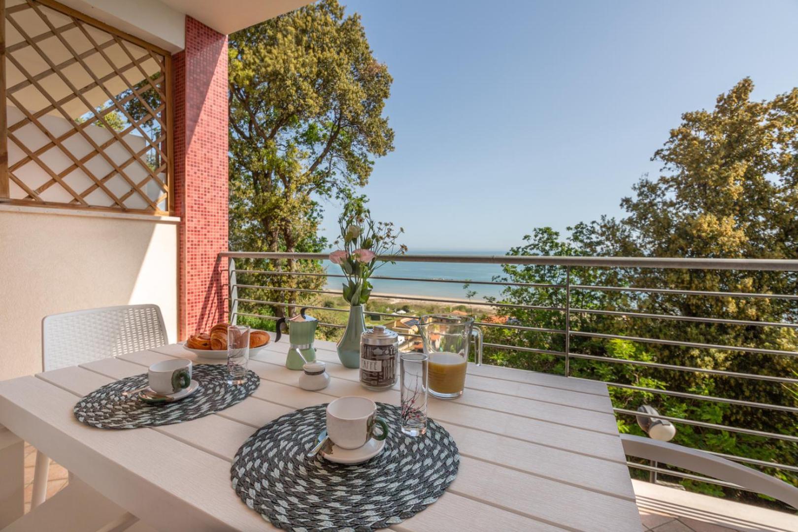 Abruzzodamare Amazing Apartments With Romantic Sea View フランカヴィッラ・アル・マーレ エクステリア 写真